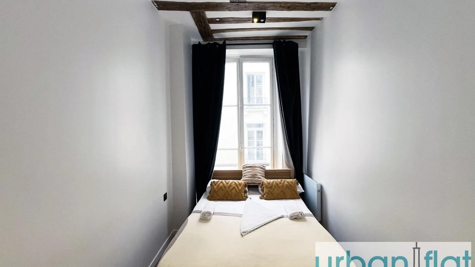 Urban Flat 108 - Classic Parisian 4 Bdr Flat *