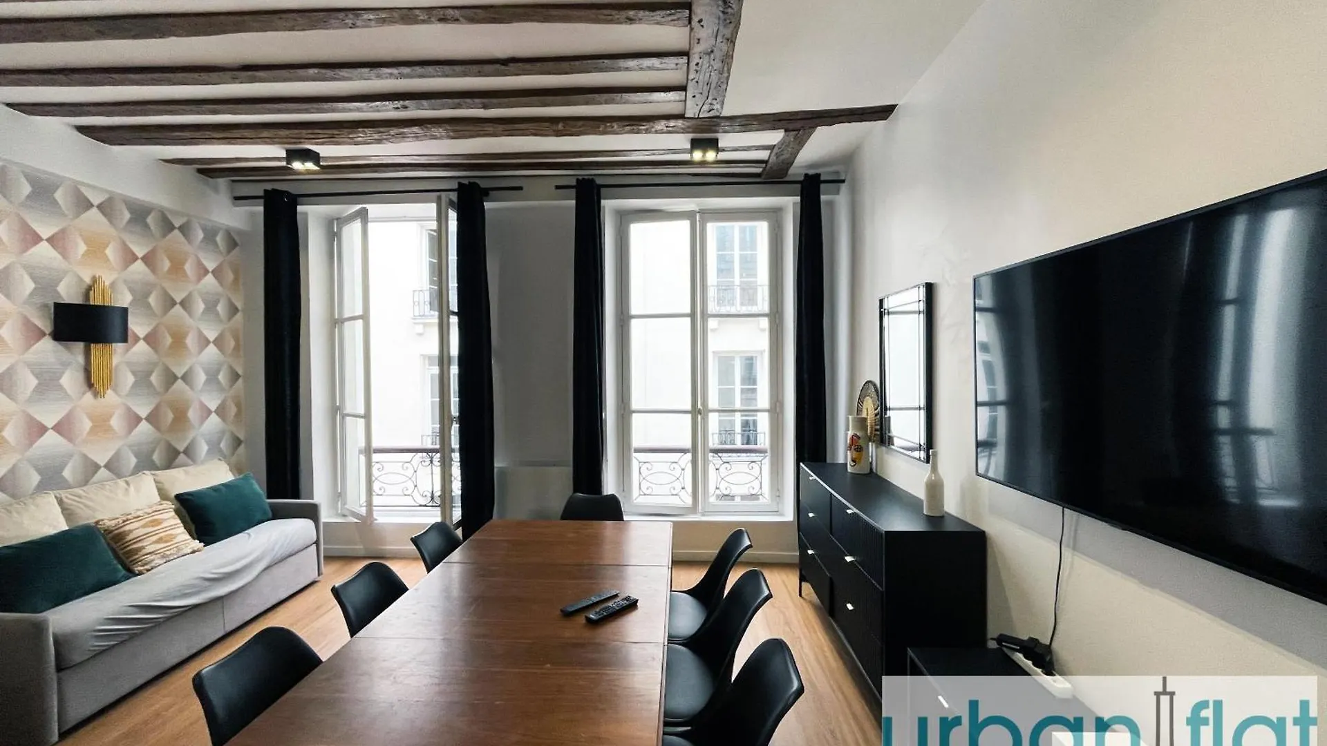 Apartament Urban Flat 108 - Classic Parisian 4 Bdr Flat *