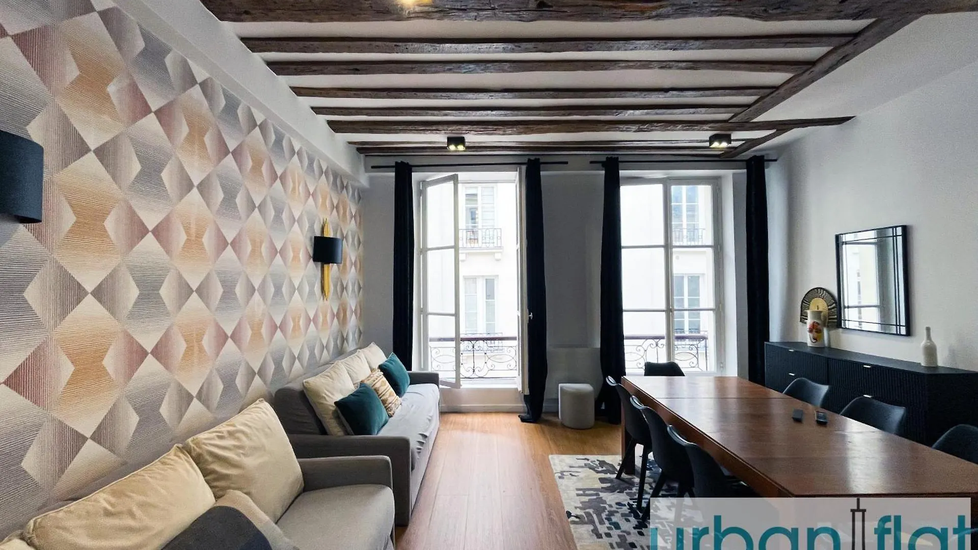 Urban Flat 108 - Classic Parisian 4 Bdr Flat Apartament Paryż