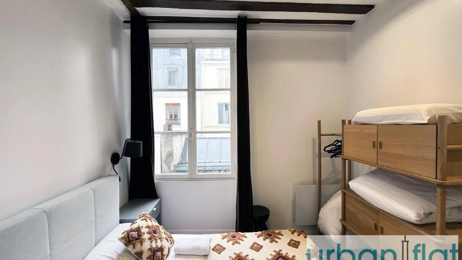 Urban Flat 108 - Classic Parisian 4 Bdr Flat * Paris