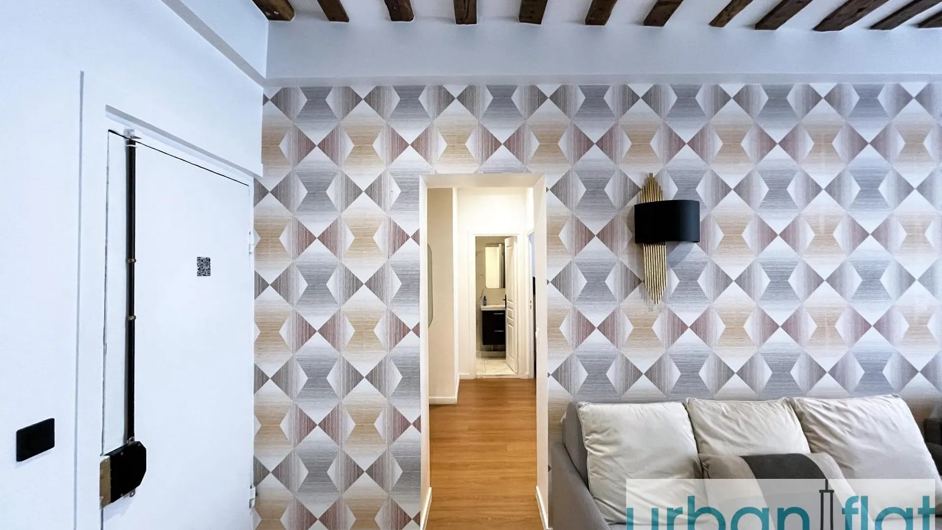 Urban Flat 108 - Classic Parisian 4 Bdr Flat Apartment Paris